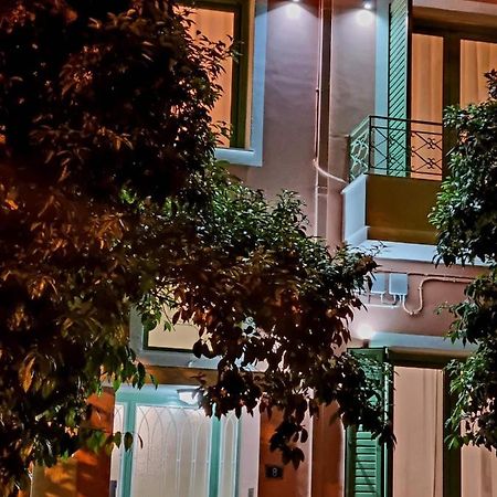 City Life Metro Ambelokipi Athen Exterior foto